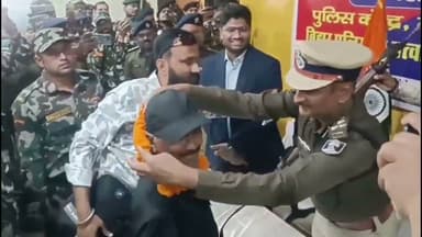 25 साल बाद झुका 3लाख का इनामी माओवादी: सुरेश कोड़ा ने किया आत्मसमर्पण@ZeeBiharJharkhand@aajtak@एबीपी