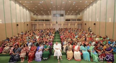 ଟିଟିଲାଗଡ: ବିଜୁ ମହିଳା ଜନତା ଦଳର କର୍ମୀ ସମ୍ମିଳନୀ ଭୁବନେଶ୍ଵର ଶଙ୍ଖ ଭବନ ଠାରେ ଆୟୋଜିତ - ଯୋଗଦେଲେ ଟୁକୁନି ସାହୁ, ଗୀତା ବିଶି ଓ ଅନ୍ୟ ମହିଳା ସଦସ୍ୟା