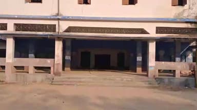 তপন: চার বছর ধরে অচল তপন বাসস্ট্যান্ড, বাস ঢোকানোর দাবিতে সরব এলাকাবাসী