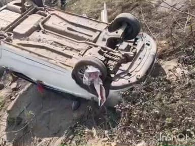 चतरा: खोटाही पुल के पास कार अनियंत्रित होकर गड्ढे में गिरी, चालक बाल-बाल बचा