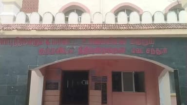 வேடசந்தூர்: மாவட்ட சூப்பிரெண்டை கண்டித்து வேடசந்தூர் வக்கீல்கள் கோர்ட் புறக்கணிப்பு