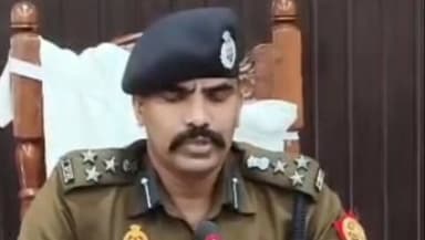 रामपुर: रामपुर ने वार्षिक समीक्षा में 12 महीनों में 11 महीने उत्तर प्रदेश में नंबर वन रहने पर डीआईजी ने SP की प्रशंसा की