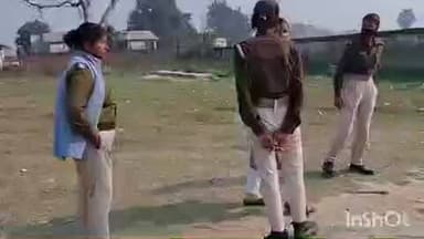 मढ़ौरा: शिल्हौरी: खेदन प्रसाद उच्च विद्यालय के परीक्षा केंद्र पर महिला विक्षक के देरी से पहुंचने का वीडियो वायरल