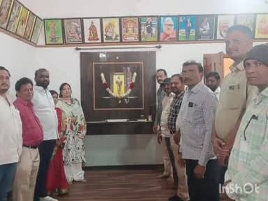 ಹುಮ್ನಾಬಾದ್: ನಗರದ ಮಿನಿ ವಿಧಾನಸೌಧ ಸಭಾಂಗಣದಲ್ಲಿ ತಾಲೂಕು ಆಡಳಿತ ವತಿಯಿಂದ ಸರ್ವಜ್ಞ ಜಯಂತಿ ಆಚರಣೆ