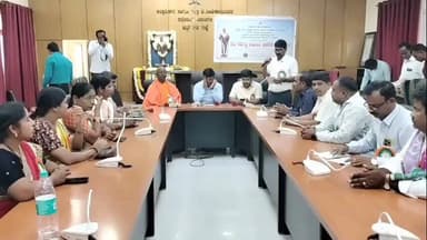 ಚಿತ್ರದುರ್ಗ: ನಗರದ ಜಿಲ್ಲಾಧಿಕಾರಿ ಕಚೇರಿಯಲ್ಲಿ ಕವಿ ಸರ್ವಜ್ಞ ಜಯಂತಿ ಆಚರಣೆ