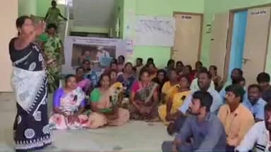 கடலூர்: வட்டாட்சியர் அலுவலகத்தில் இரண்டாவது நாளாக காத்திருப்பு போராட்டத்தில் ஈடுபட்டு வரும் கிராம வருவாய்
