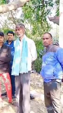 उन्नाव: बिहारथाना क्षेत्र में संदिग्ध परिस्थितियों में फांसी के फंदे से लटका मिला व्यक्ति का शव, परिजन पहुंचे पोस्टमार्टम हाउस