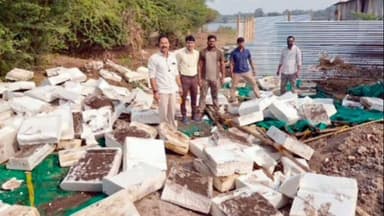 पंढरपूर: भटुंबरे येथे अवैध वाळू उपसासाठी वापरण्यात येणारे तराफे करण्यात आले नष्ट