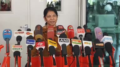 தூத்துக்குடி: மாநிலத்தையே கொண்டு போய் அடகு வைத்தவர் தான் எதிர் கட்சி தலைவர் விமான நிலையத்தில் கனிமொழி எம்பி குற்றச்சாட்டு