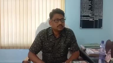 ନୟାଗଡ: ଜିଲ୍ଲାରେ ହୋଇଥିବା ମାଟ୍ରିକ ପରୀକ୍ଷା ଉପରେ ନିଜ କାର୍ଯ୍ୟାଳୟ ପରିସରରେ ପ୍ରତିକ୍ରିୟା ରଖିଲେ ଜିଲ୍ଲା ଶିକ୍ଷା ଅଧିକାରୀ