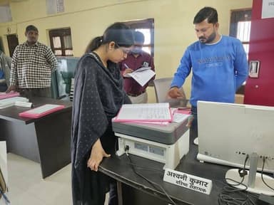 मुख्य विकास अधिकारी ने माधौगंज ब्लॉक का किया निरीक्षण, लापरवाही पर ग्राम विकास अधिकारी निलंबित
हरदोई, 20 फरवरी 2026। मु...