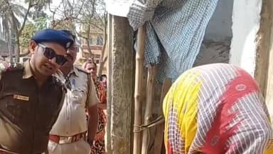 মঙ্গলকোট: মঙ্গলকোটের লাখুরিয়া পঞ্চায়েতের কল্যাণপুরে পুলিশের কড়া নজর, ভোটের আগে রুট মার্চ