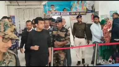 सौर बाज़ार: सदर अस्पताल पहुंचे आयुक्त राजेश कुमार, पैदल चलने से मचा हड़कंप