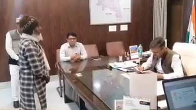 भिनगा: कलेक्ट्रेट भिनगा में DM ने जनता दर्शन में सुनी शिकायतें, 12 शिकायतों के निस्तारण के लिए अलग-अलग विभागों को दिए निर्देश