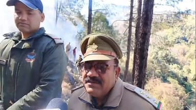 पोखरी: पोखरी विशालखाल वन पंचायत में मॉक ड्रिल, वन क्षेत्राधिकारी बैंजी लाल शाह ने कहा- हमें मिलकर वनों को आग से बचाना है