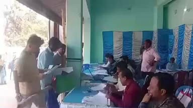 মুরারই ২: পাইকরে বিডিও অফিসে রেজিস্ট্রেশন ক্যাম্পে বাংলার যুব সাথী,লক্ষী ভান্ডার প্রকল্পের নাম নথিভুক্ত করার কাজ চলছে