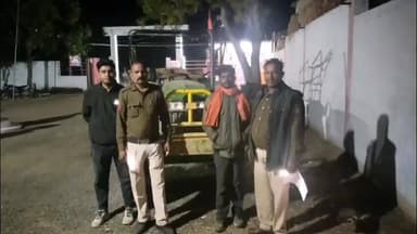 बरही: खितौली नाके के पास रेत से भरे दो ट्रैक्टर पुलिस ने पकड़े, परिसर में खड़े करवाए