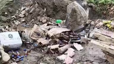 साहेबगंज: साहेबगंज थाना परिसर में विभिन्न मामलों में ज़ब्त 5000 लीटर शराब का हुआ विनष्टीकरण