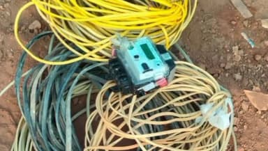 વાલિયા: વાલિયા પોલીસે ચાર જેટલા અસામાજિક ગુંડા તત્વોના ઘરે વીજ મીટર જોડાણમાં ગેરરીતિ ઝડપાતા 2 લાખનો દંડ ફટકારવામાં આવ્યો હતો.