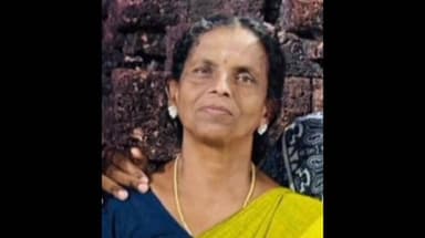 കണ്ണൂർ: പുറവൂരിൽ ബൈക്കിടിച്ച് അംഗൻവാടി ടീച്ചർ മരിച്ചു