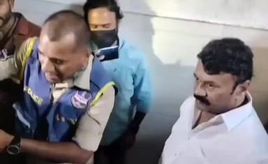 హిమాయత్ నగర్: మైత్రివనం అగ్ని ప్రమాద సంఘటన స్థలాన్ని సందర్శించిన మాజీ మంత్రి, సనత్ నగర్ ఎమ్మెల్యే తలసాని శ్రీనివాస్ యాదవ్