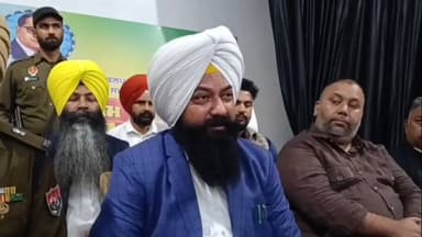 ਬਟਾਲਾ: ਅਨੁਸੂਚਿਤ ਜਾਤੀ ਦੇ ਚੇਅਰਮੈਨ ਜਸਵੀਰ ਸਿੰਘ ਗੜੀ ਪਹੁੰਚੇ ਬਟਾਲਾ ਬੀਡੀਓ ਅਤੇ ਪੰਚਾਇਤ ਸੈਕਟਰੀ ਨੂੰ ਕੀਤਾ ਮੁਅੱਤਲ