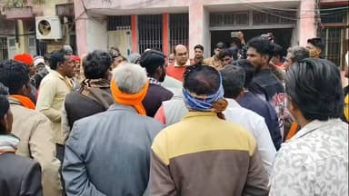 लटेरी: सागर हत्याकांड: लटेरी में वंशकार समाज ने राज्यपाल के नाम ज्ञापन सौंपा, ₹1 करोड़ मुआवजे की मांग