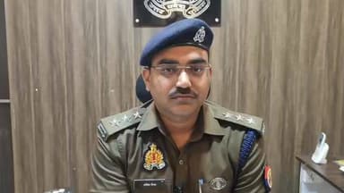 #हरदोई थाना कोतवाली देहात क्षेत्रांतर्गत नाबालिग बच्चों द्वारा खेलते समय पत्थर लगने से ट्रेन की खिड़की का शीशा क्षतिग्रस...