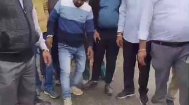 दलौदा: प्रगति चौराहा पर कांग्रेस कमेटी ने तीन मंत्रियों के खिलाफ किया प्रदर्शन, जलाए पुतले