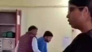 बिलग्राम: सीडीओ सान्या छाबड़ा ने किया ब्लॉक का निरीक्षण, परिवारिक लाभ योजना के लंबित फार्म पर ग्राम विकास अधिकारी को निलंबित किया