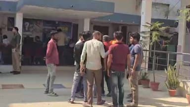 खलीलाबाद: बजरंग दल के कार्यकर्ताओं ने हिंदू देवी-देवताओं पर वीडियो बनाकर गलत जानकारी फैलाने का आरोप लगाते हुए कोतवाली में दी तहरीर