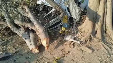 फर्रुखाबाद: अर्रापहाड़पुर सब्जी मंडी के सामने अनियंत्रित कार खम्भे से टकराई, दो युवक गंभीर रूप से घायल