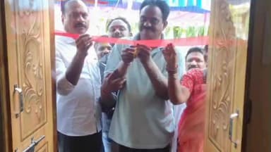 అసిఫాబాద్: ఆసిఫాబాద్ లో ఇందిరమ్మ ఇంటి గృహప్రవేశం చేసిన జిల్లా కాంగ్రెస్ నాయకులు