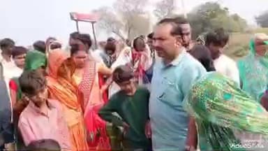 लालगंज: गलरा मोड़ पर चार पहिया वाहन से बचने के चक्कर में बाइक सवार दो लोग सड़क पर गिरकर घायल, चालक मंडलीय अस्पताल रेफर