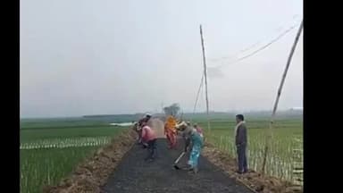 সাগরদিঘি: সাগরদিঘীতে ৪ কিলোমিটার রাস্তার কাজে নিম্নমানের অভিযোগ, সরব এলাকাবাসী