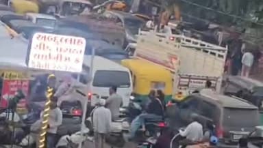 ભરૂચ: *રમજાન માસ નિમિત્તે સર્જાતી ટ્રાફિક સમસ્યા મુદ્દે વિપક્ષ નેતાની રજૂઆત:* ઇફ્તાર-તરાવીહ સમયે વધુ પોલીસ તૈનાત કરવા માંગ