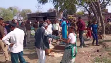 महमूदाबाद: सदरपुर के धरमपुर में डॉ. भीमराव अंबेडकर की मूर्ति स्थापना पर की गई प्रशासनिक कार्रवाई