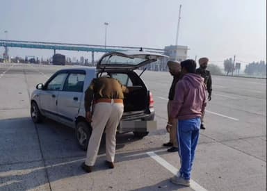 ਬਠਿੰਡਾ: ਪਿੰਡ ਜਿਦਾ ਟੋਲ ਪਲਾਜਾ ਵਿਖੇ ਅਤੇ ਹੋਰਾਂ ਥਾਵਾਂ ਤੇ ਪੁਲਿਸ ਵੱਲੋਂ ਅਚਨਚੇਤ ਵਾਹਨਾਂ ਦੀ ਚੈਕਿੰਗ