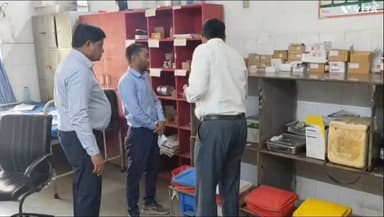आबापुरा: बदरेल ब्लॉक एवं उपखंड कार्यालयों का कलेक्टर डॉ. इंद्रजीत यादव ने किया औचक निरीक्षण, सुधार के दिए निर्देश
