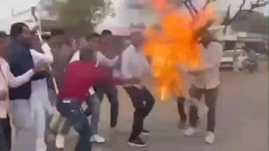 मल्हारगढ़: बड़वन फंटे पर कांग्रेस ने प्रधानमंत्री और मंत्री कैलाश विजयवर्गीय का पुतला जलाया