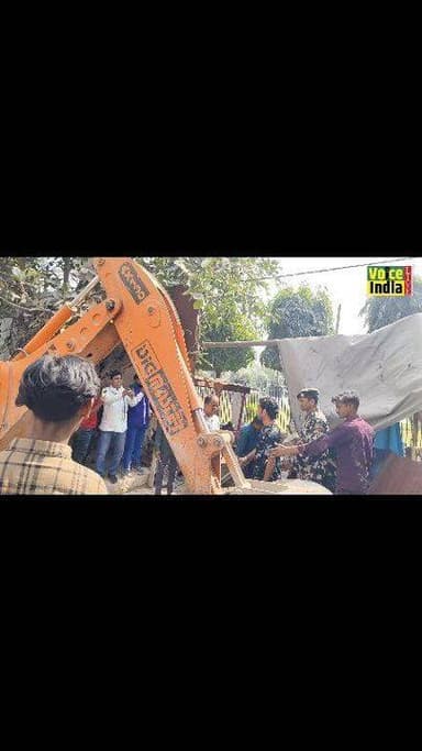 #मुजफ्फरपुर समाहरणालय में अतिक्रमण कर चला बुलडोजर, हाई वोल्टेज ड्रामा....
#BreakingNews #voiceindialive #Muzaffarpur