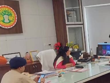 अलीराजपुर: संभाग सहित जिले में कलेक्टर और SP की बैठक, संभागायुक्त ने त्योहारों पर कानून व्यवस्था पर ज़ोर दिया