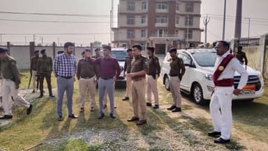 पचरुखी: सिवान: जिलाधिकारी और पुलिस अधीक्षक ने पचरुखी थाना के नवनिर्मित भवन का निरीक्षण किया