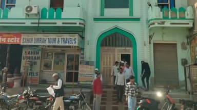 भादरा: भादरा में रमजान के पहले जुमा पर मस्जिदों में मुस्लिम धर्मावलंबियों की चहल-पहल, इबादत में झुके सिर