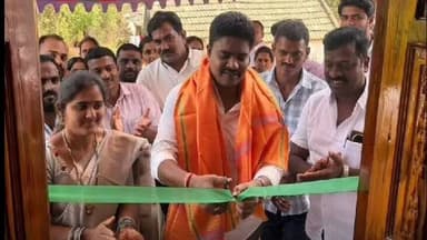 ములుగు: చిన్న గుంటూరుపల్లిలో ఇందిరమ్మ ఇళ్ల గృహప్రవేశం కార్యక్రమంలో పాల్గొన్న రాష్ట్ర యూత్ కాంగ్రెస్ ప్రధాన కార్యదర్శి సూర్య