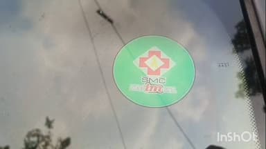 ચોરાસી: અઠવાલાયસા ખાતે પહેલા વરસાદમાં રસ્તો બેસી જતા ખાડામાં મહિલા ડોક્ટરની કાર ફસાતા મનપાની પોલ ખુલ્લી પડી છે.