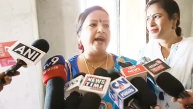 মেদিনীপুর: "প্রার্থী হওয়ার ক্ষেত্রে নিজেকে ৫০-৫০ অবস্থানে রেখেছি "-মেদিনীপুরে বললেন দিলীপ ঘোষের স্ত্রী রিঙ্কু মজুমদার