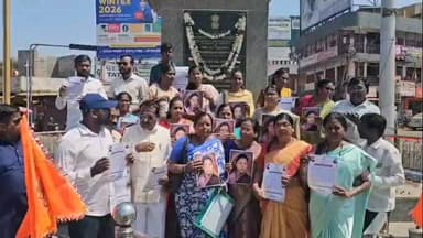 ಬೀದರ್: ನಗರದಲ್ಲಿ ರಮಾಬಾಯಿ ಅಂಬೇಡ್ಕರ್ ಜಯಂತಿಯುತ್ಸವ ಕುರಿತು ಪ್ರಚಾರಕ್ಕಾಗಿ ಕರ ಪತ್ರ ಬಿಡುಗಡೆ