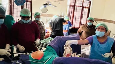 పెద్దపల్లి: పెద్దపల్లి ప్రభుత్వ ఆసుపత్రిలో అరుదైన ఆపరేషన్ వైద్య సిబ్బందిని అభినందించిన సూపరిండెంట్