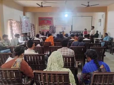 अलीराजपुर: अलीराजपुर ITI में युवा संगम मेले का आयोजन, 3 निजी कंपनियों ने भाग लिया, 9 युवाओं को मिले नौकरी के प्रस्ताव